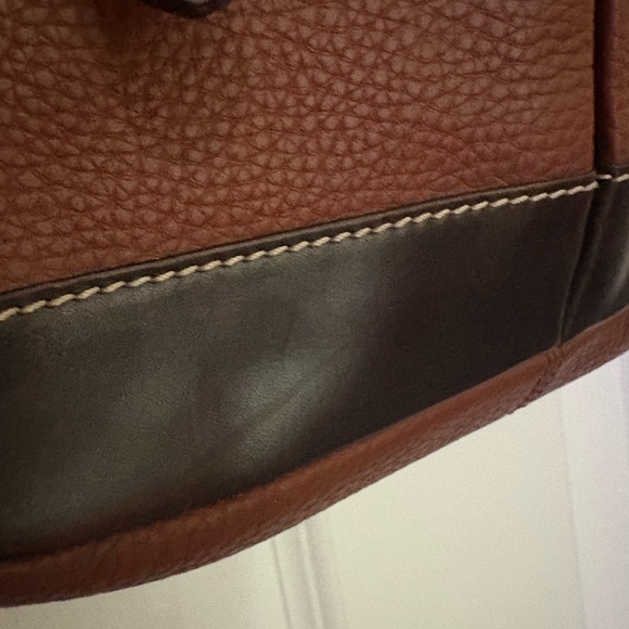 EUC Dooney & Bourke Brown Safari Pebbled Grain Leather Medium Shoulder
Bag - Picture 4 of 13